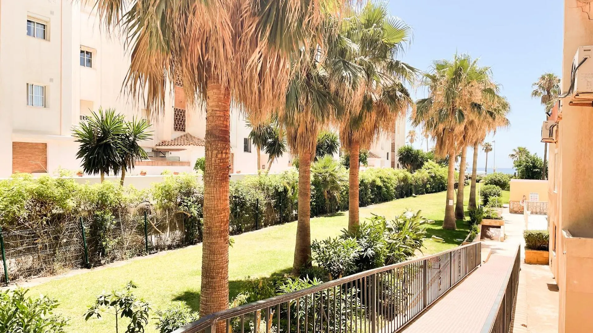 Apartamento Vistas Al Mar A 1 Min De Playa Con Parkig Gratis Benalmádena 0*,  España