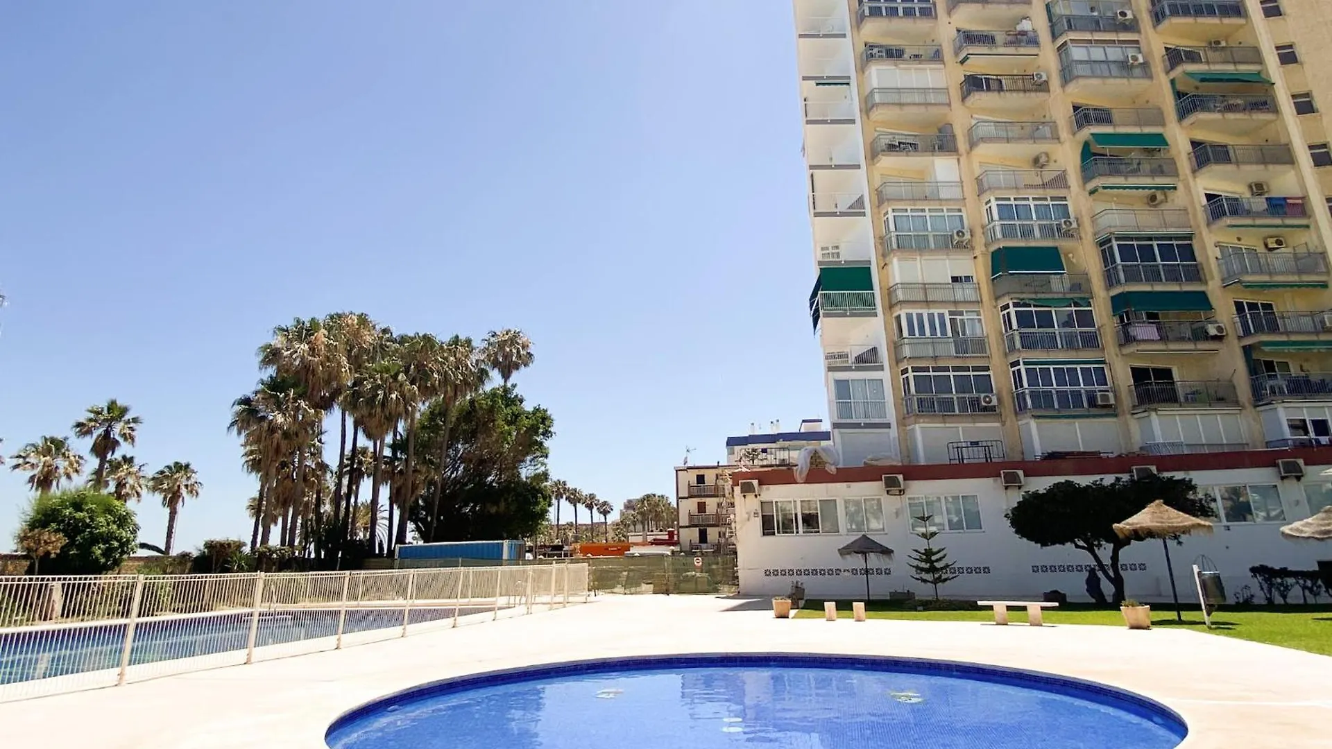 Vistas Al Mar A 1 Min De Playa Con Parkig Gratis Apartment Benalmadena Spain